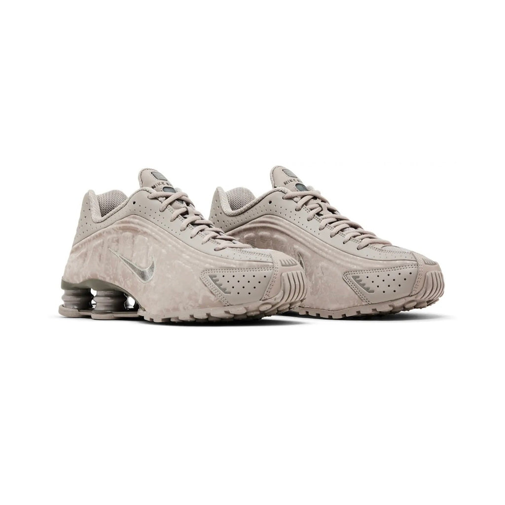 Nike Shox R4 'Flat Pewter Floral'